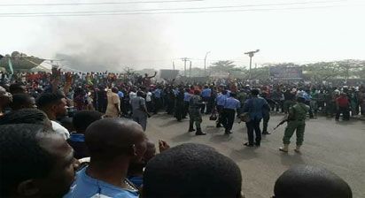 #BenueMassacre: Protesters Lock Down Makurdi, Demand that #BuhariMustResign